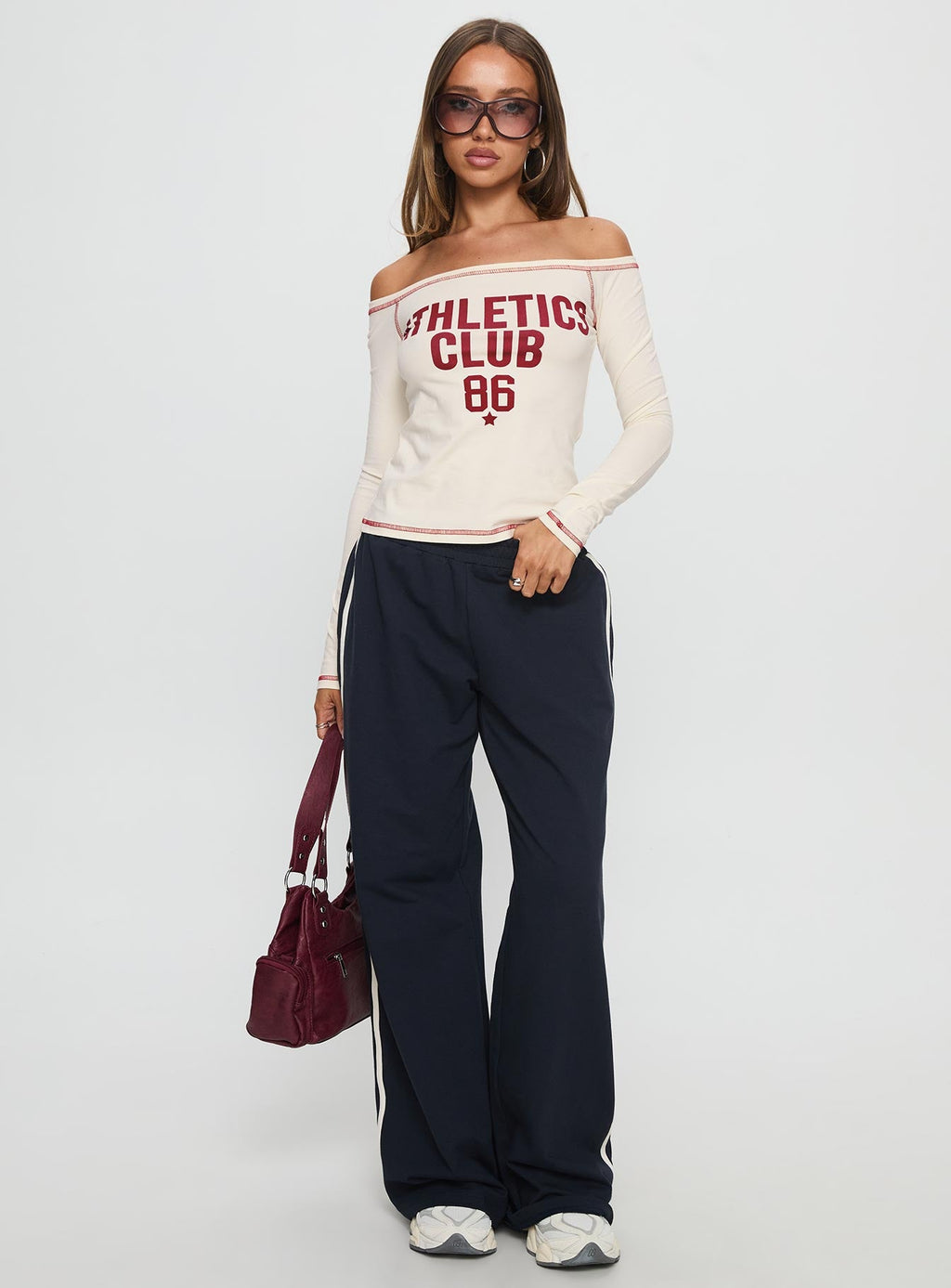 Athletics Club Long Sleeve Graphic Top Cream / Red