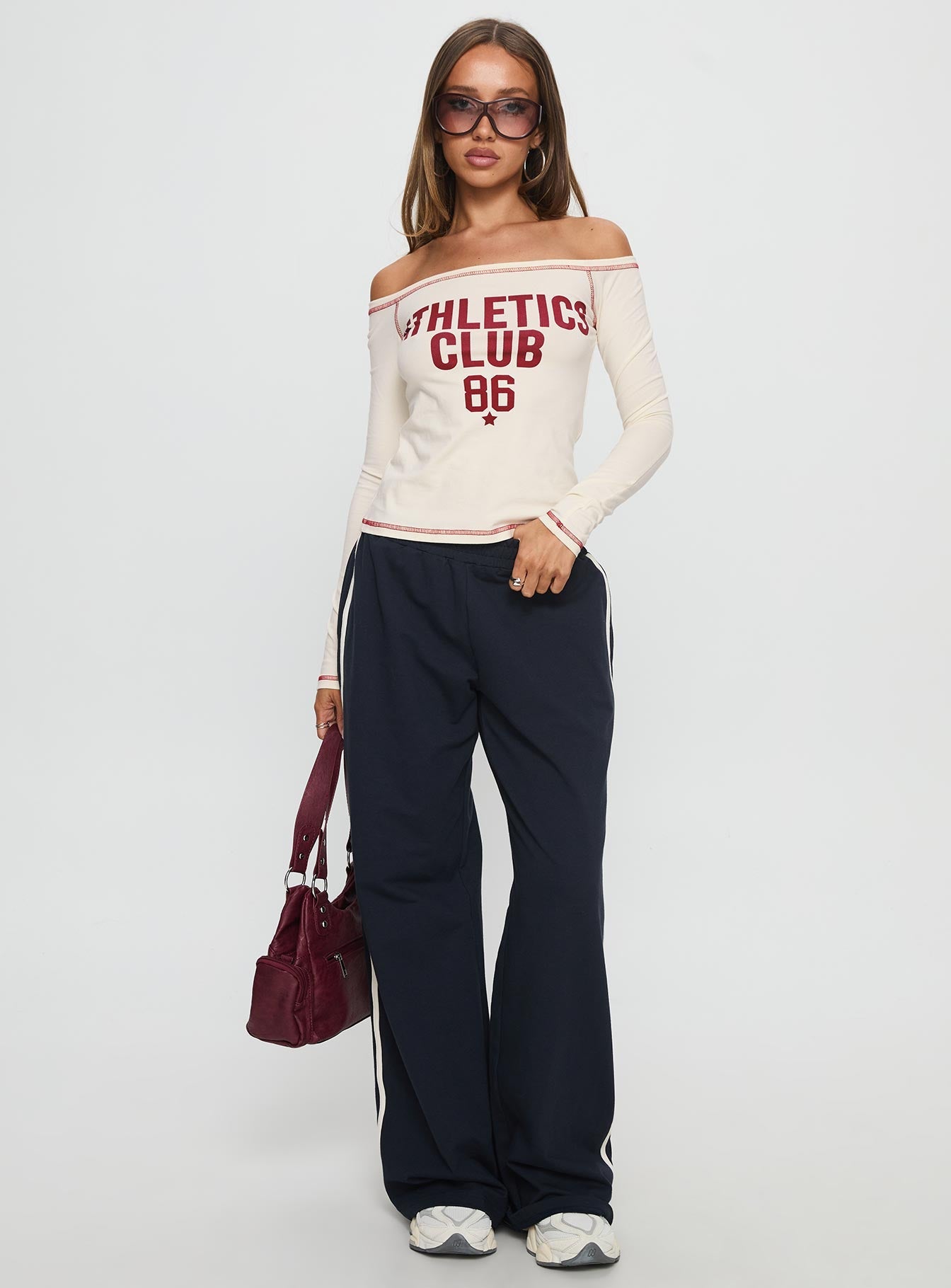 Athletics Club Long Sleeve Graphic Top Cream / Red